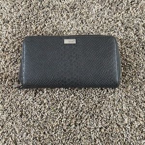Jewell by thirty one wallet